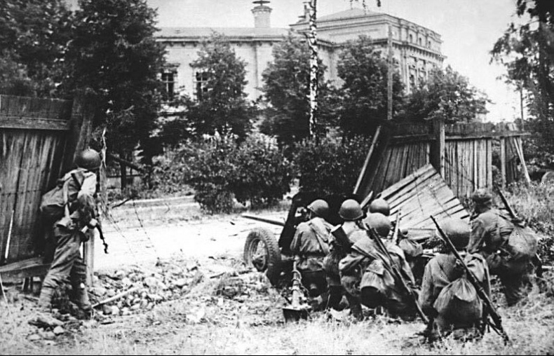 Иллюстрация к книге — Мы дрались против «Тигров». «Главное – выбить у них танки!» [i_029.jpg]