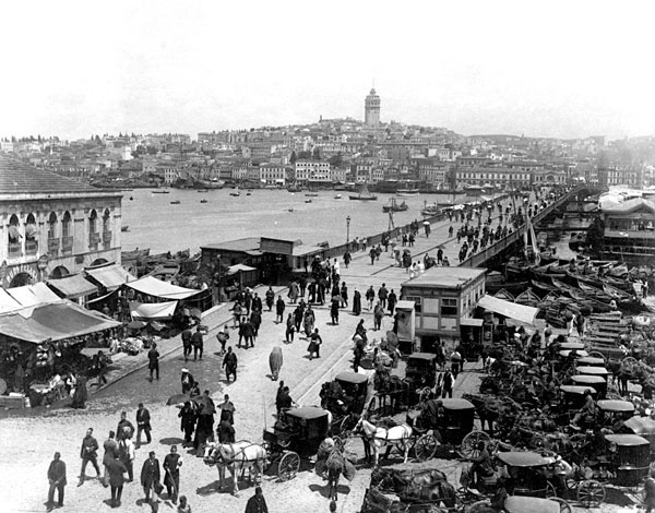 Иллюстрация к книге — Ночь в гареме, или Тайна Золотых масок [i_010.jpg]