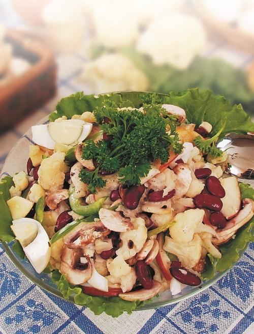 Иллюстрация к книге — 365 салатов на каждый день [i_015.jpg]