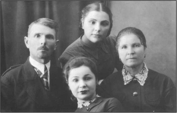 Иллюстрация к книге — «Государство – это мы! Род Лузиковых» [i_009.jpg]