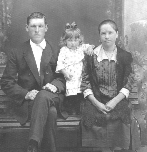 Иллюстрация к книге — «Государство – это мы! Род Лузиковых» [i_040.jpg]