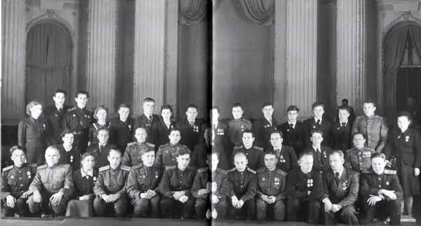 Иллюстрация к книге — Советская военная разведка. Как работала самая могущественная и самая закрытая разведывательная организация ХХ века [i_039.jpg]