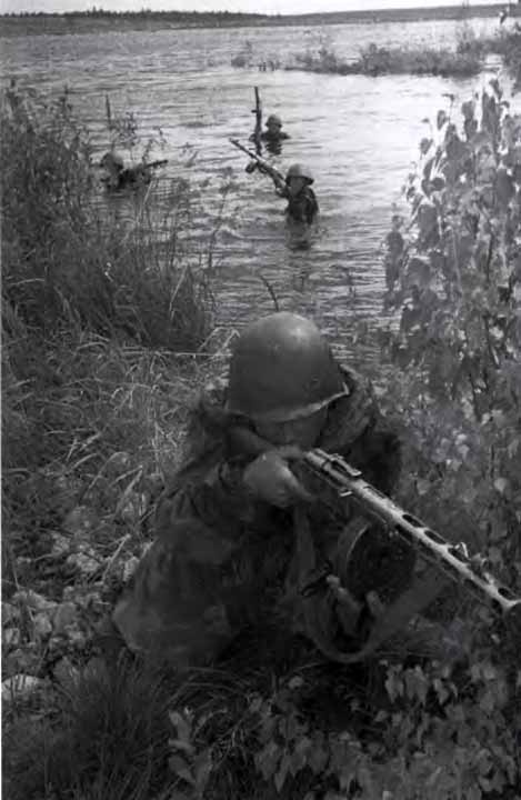 Иллюстрация к книге — Советская военная разведка. Как работала самая могущественная и самая закрытая разведывательная организация ХХ века [i_041.jpg]