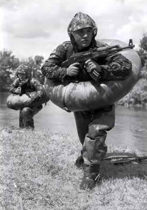 Иллюстрация к книге — Советская военная разведка. Как работала самая могущественная и самая закрытая разведывательная организация ХХ века [i_056.jpg]