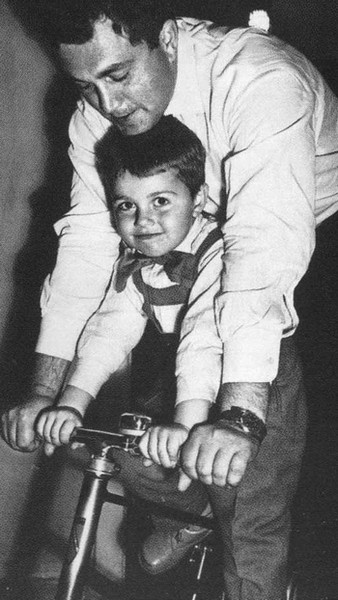 Иллюстрация к книге — Таинственная страсть. Роман о шестидесятниках [i_016.jpg]