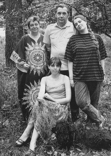 Иллюстрация к книге — Таинственная страсть. Роман о шестидесятниках [i_100.jpg]