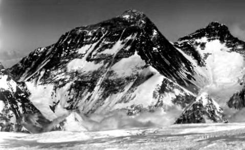 Иллюстрация к книге — Лхоцзе. Южная стена [pic_12.jpg]