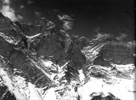 Иллюстрация к книге — Лхоцзе. Южная стена [pic_14.jpg]