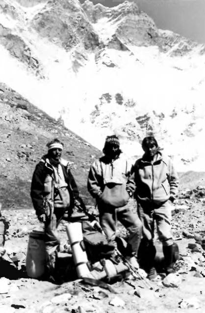 Иллюстрация к книге — Лхоцзе. Южная стена [pic_18.jpg]