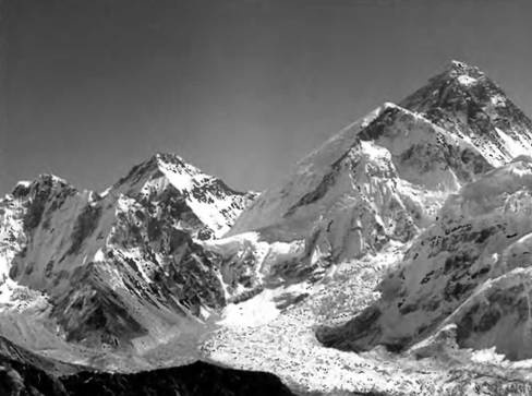 Иллюстрация к книге — Лхоцзе. Южная стена [pic_24.jpg]