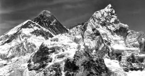 Иллюстрация к книге — Лхоцзе. Южная стена [pic_31.jpg]