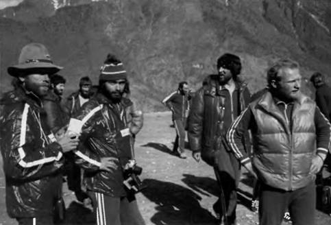 Иллюстрация к книге — Лхоцзе. Южная стена [pic_32.jpg]