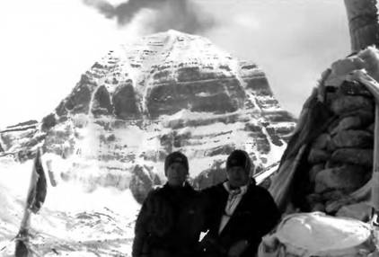 Иллюстрация к книге — Лхоцзе. Южная стена [pic_44.jpg]