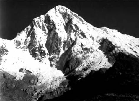 Иллюстрация к книге — Лхоцзе. Южная стена [pic_69.jpg]