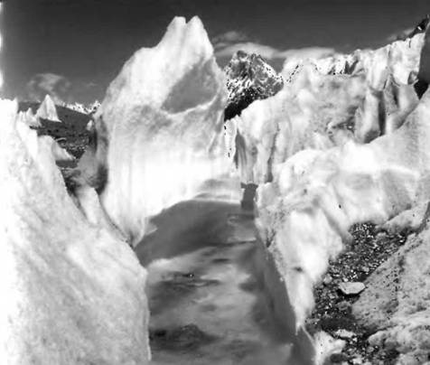 Иллюстрация к книге — Лхоцзе. Южная стена [pic_83.jpg]