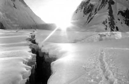 Иллюстрация к книге — Лхоцзе. Южная стена [pic_84.jpg]