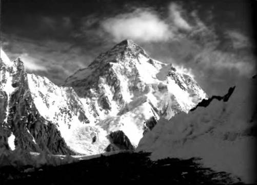 Иллюстрация к книге — Лхоцзе. Южная стена [pic_93.jpg]