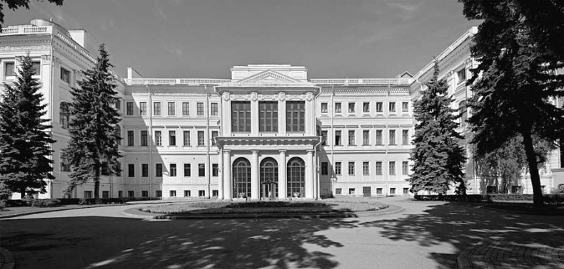 Иллюстрация к книге — Быть принцессой. Повседневная жизнь при русском дворе [i_036.jpg]