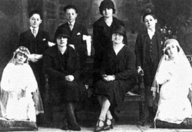 Иллюстрация к книге — Восхитительные женщины. Неподвластные времени [i_080.jpg]