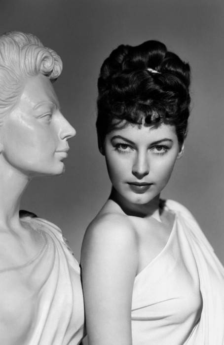 Иллюстрация к книге — Восхитительные женщины. Неподвластные времени [i_113.jpg]