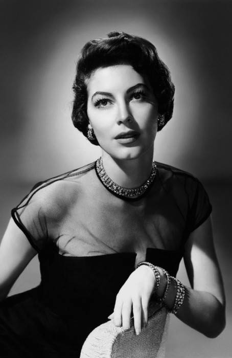 Иллюстрация к книге — Восхитительные женщины. Неподвластные времени [i_114.jpg]