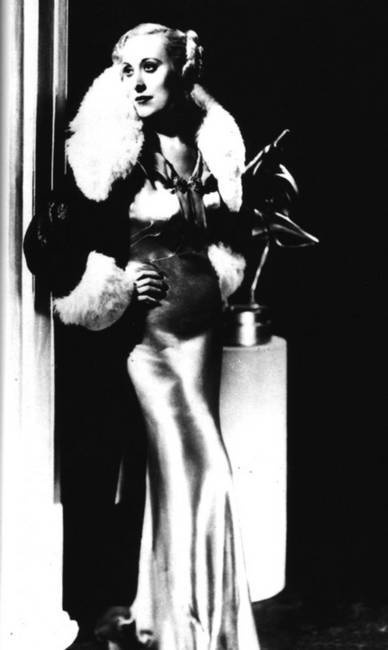 Иллюстрация к книге — Восхитительные женщины. Неподвластные времени [i_131.jpg]