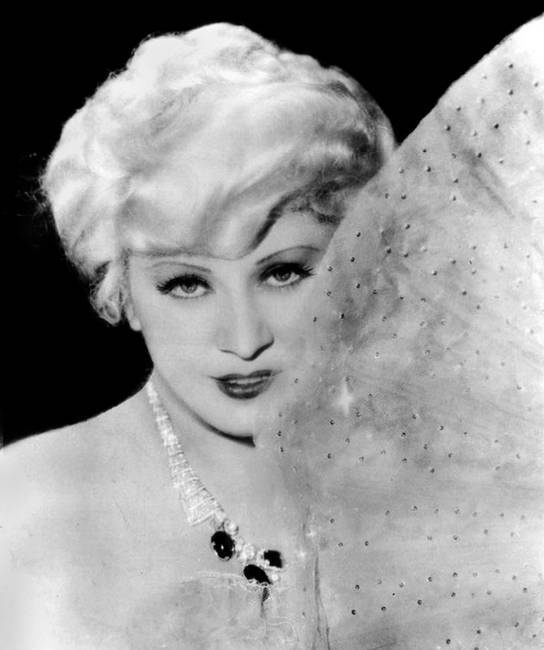 Иллюстрация к книге — Восхитительные женщины. Неподвластные времени [i_143.jpg]