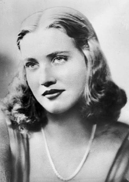 Иллюстрация к книге — Восхитительные женщины. Неподвластные времени [i_250.jpg]