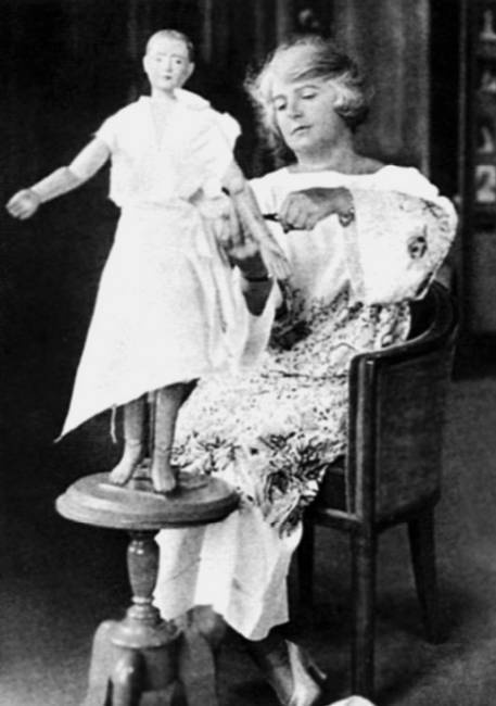 Иллюстрация к книге — Восхитительные женщины. Неподвластные времени [i_261.jpg]