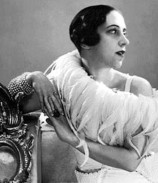 Иллюстрация к книге — Восхитительные женщины. Неподвластные времени [i_302.jpg]