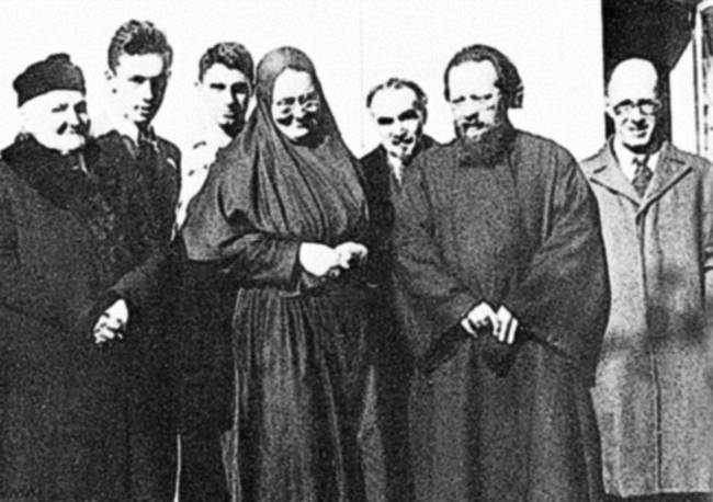 Иллюстрация к книге — Восхитительные женщины. Неподвластные времени [i_418.jpg]