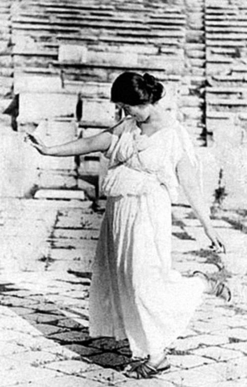 Иллюстрация к книге — Восхитительные женщины. Неподвластные времени [i_425.jpg]