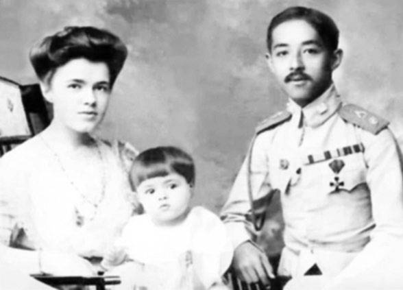 Иллюстрация к книге — Восхитительные женщины. Неподвластные времени [i_451.jpg]