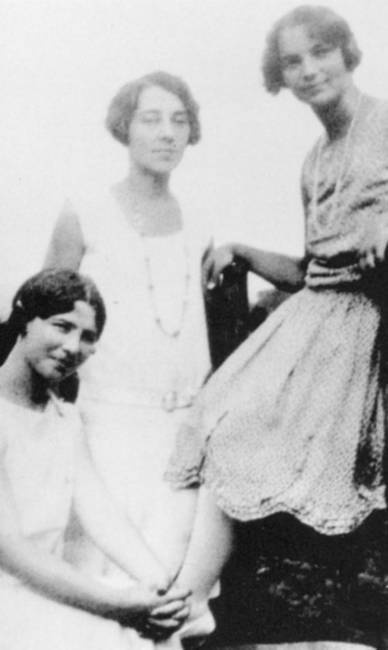 Иллюстрация к книге — Восхитительные женщины. Неподвластные времени [i_481.jpg]