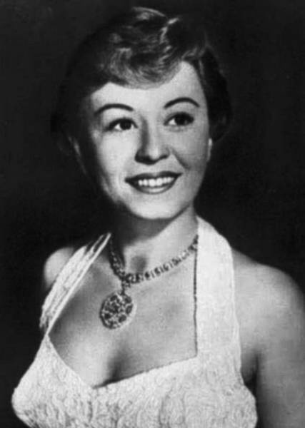 Иллюстрация к книге — Восхитительные женщины. Неподвластные времени [i_490.jpg]