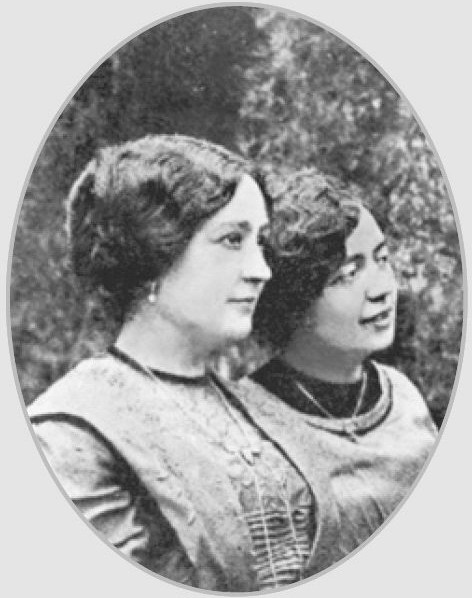 Иллюстрация к книге — Сальвадор Дали. Божественный и многоликий [i_002.jpg]