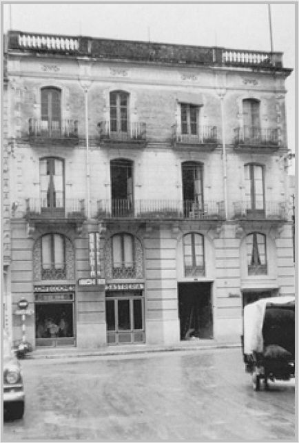 Иллюстрация к книге — Сальвадор Дали. Божественный и многоликий [i_006.jpg]