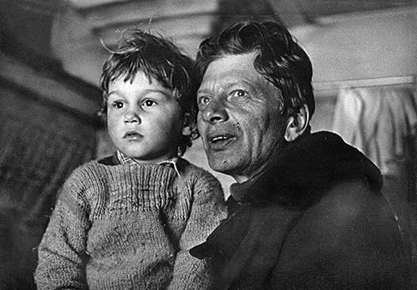 Иллюстрация к книге — Диссиденты [i_075.jpg]