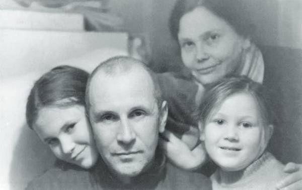 Иллюстрация к книге — Диссиденты [i_143.jpg]