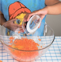 Иллюстрация к книге — Поваренок с пеленок: Как проводить время на кухне весело и с пользой [i_320.jpg]