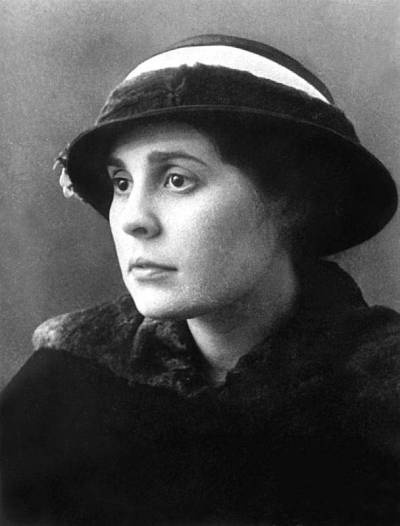 Иллюстрация к книге — Лиля Брик. Любимая женщина Владимира Маяковского [_059.jpg]