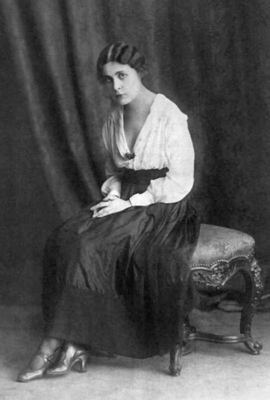 Иллюстрация к книге — Лиля Брик. Любимая женщина Владимира Маяковского [_115.jpg]