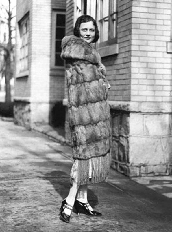 Иллюстрация к книге — Лиля Брик. Любимая женщина Владимира Маяковского [_195.jpg]