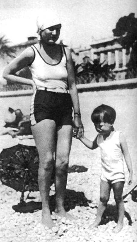 Иллюстрация к книге — Лиля Брик. Любимая женщина Владимира Маяковского [_211.jpg]