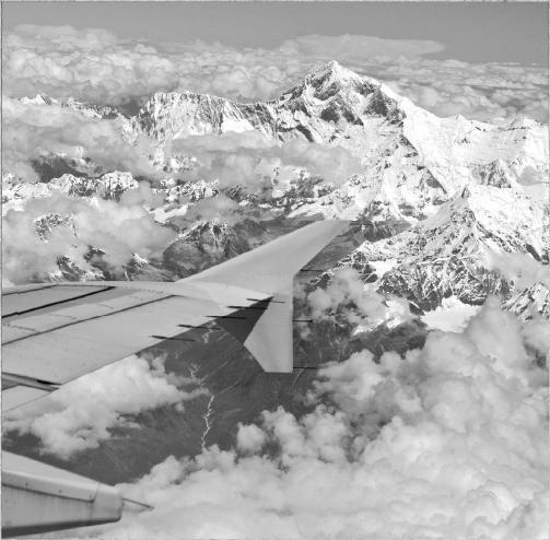 Иллюстрация к книге — Эверест. Кому и за что мстит гора? [_267.jpg]