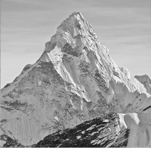 Иллюстрация к книге — Эверест. Кому и за что мстит гора? [_291.jpg]