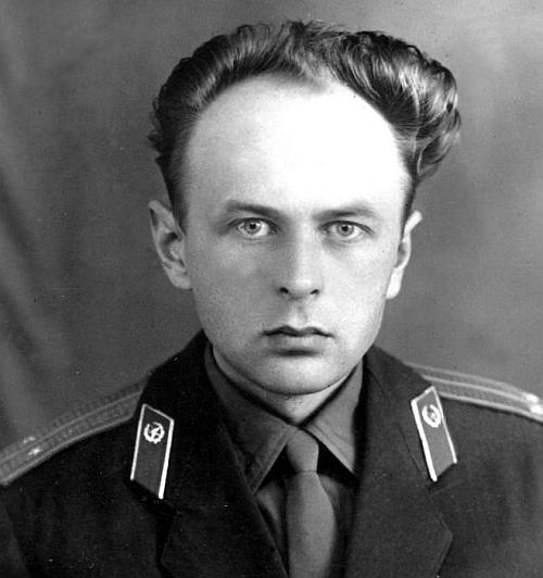 Иллюстрация к книге — Резидентура. Я служил вместе с Путиным [vkladka_0108_page_2_image_0001.jpg]