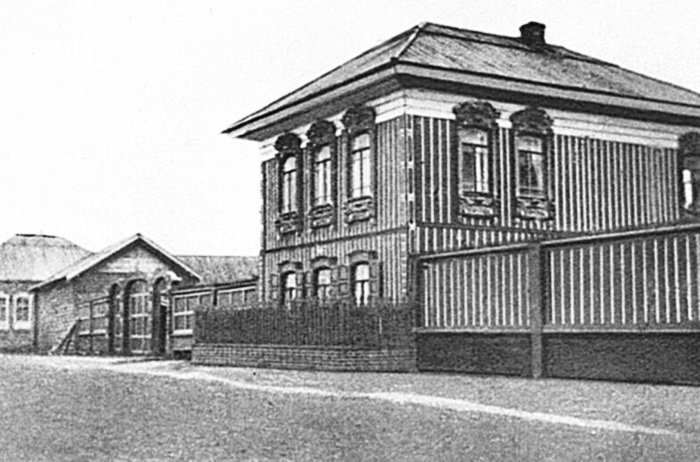 Иллюстрация к книге — Григорий Распутин. Жизнь старца и гибель империи [i_009.jpg]