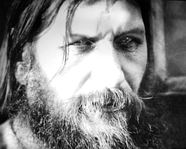 Иллюстрация к книге — Григорий Распутин. Жизнь старца и гибель империи [i_028.jpg]