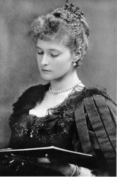 Иллюстрация к книге — Григорий Распутин. Жизнь старца и гибель империи [i_038.jpg]